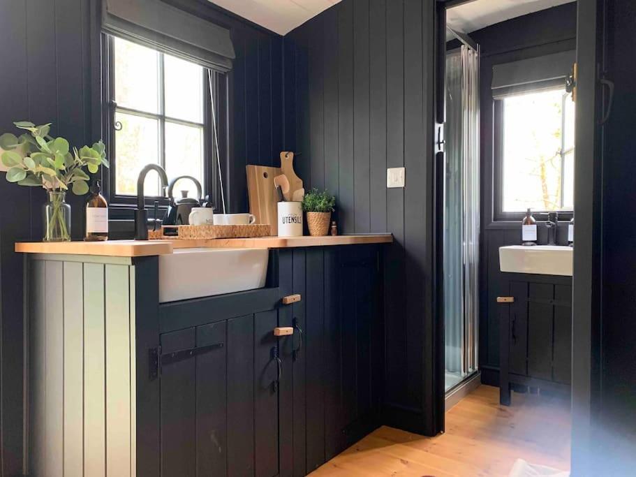 Cornwall Woodland Shepherd'S Hut - Dennis Hut Bodmin Bagian luar foto