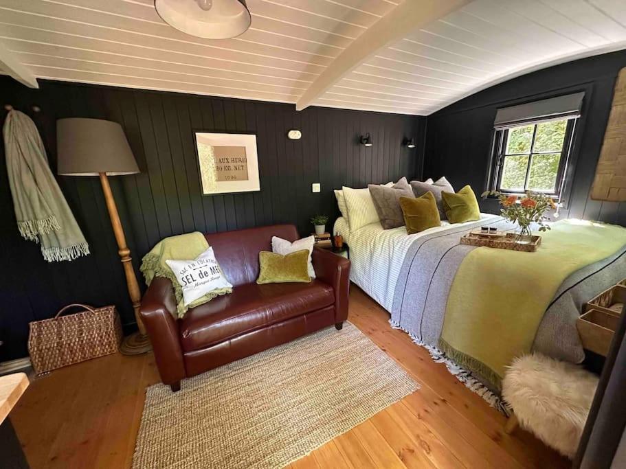 Cornwall Woodland Shepherd'S Hut - Dennis Hut Bodmin Bagian luar foto